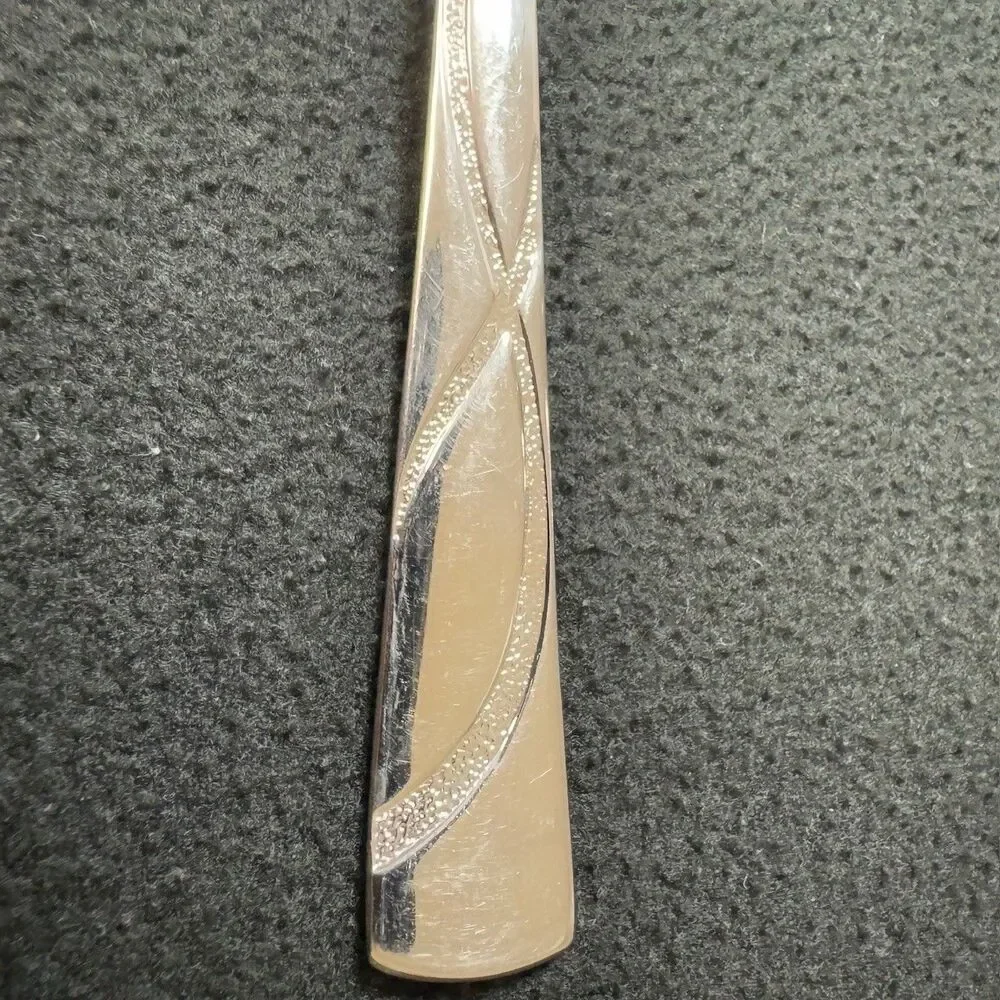 Lenox Spoon Flatware Silverware Curve Wave Pattern Handle Modern Table Metallic